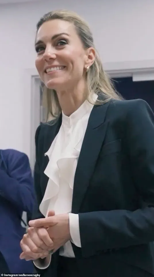 Exclusive Glimpse into the Princess of Wales' Secret Hairstyle Transformation: Royal-Watchers Flock to Uncover the Source of Her Radiant, Golden Hue