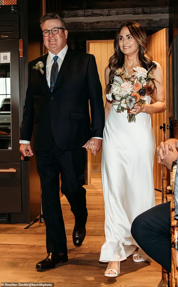 Eric Stonestreet and Lindsay Schweitzer Celebrate Their Wedding in Kansas City