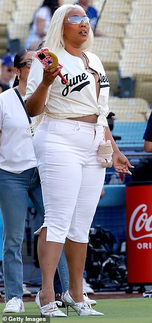 ‘I’m Getting Offered Free Stuff’ – Reddit User’s 70-Pound Weight Loss Sparks Discussion on Societal Implications