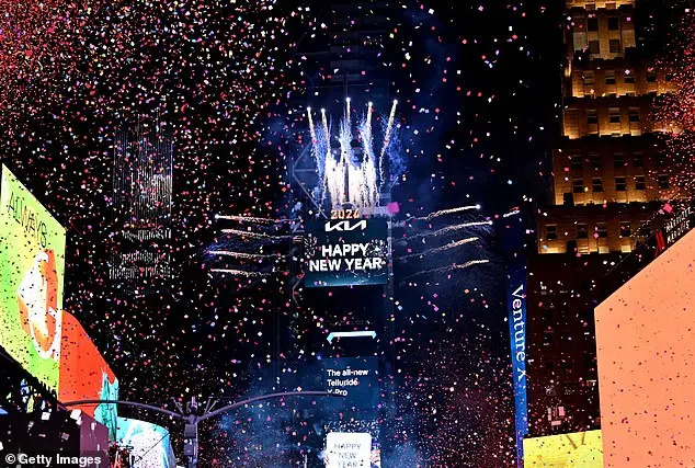 New Year's Eve Celebrations in Times Square Highlight Public's Resilience Amid Cold Weather