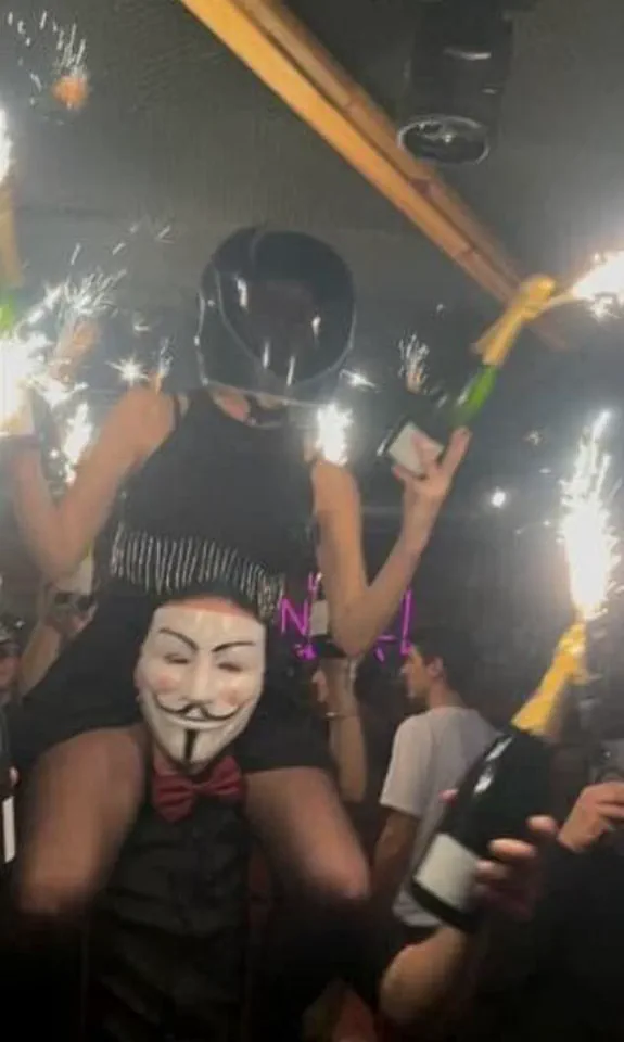 Swiss Bar Owners Blame Staff in New Year’s Eve Fire That Killed 40, Facing Prison Sentences