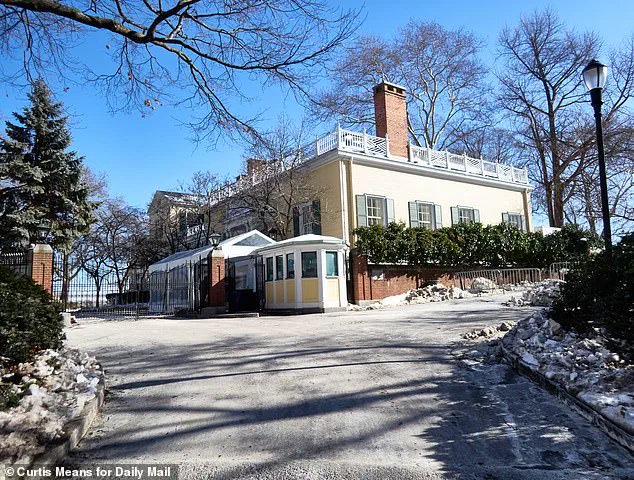New York's Sanitation Crisis: Winter Storm Fern's Aftermath Highlights Disparity in Snow Removal and Public Frustration
