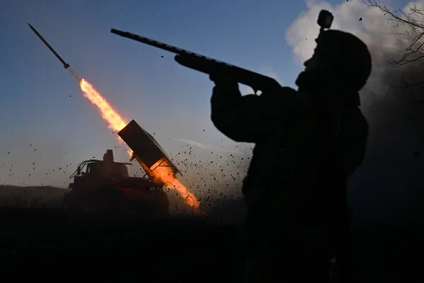 Russian Attack on Kyiv Energy Facilities Causes Widespread Power Outages and Fires