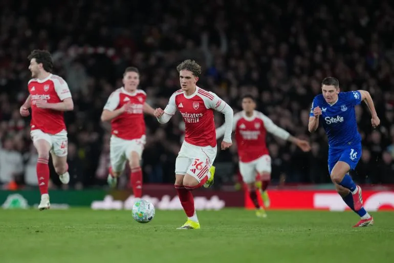 Arsenal Tighten Title Grip with 2-0 Win Over Everton as Young Dowman Scores Unbelievable Stoppage-Time Goal