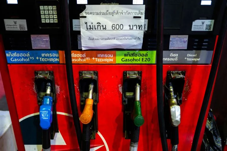 Oil Prices Surge as Iran-US Tensions Escalate Amid Denial of Negotiations, Sending Markets Into Turmoil