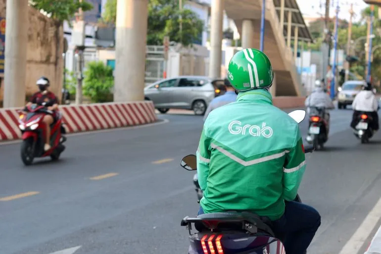 Rising Diesel Prices Strain Vietnam's Gig Economy Amid Iran's Blockade
