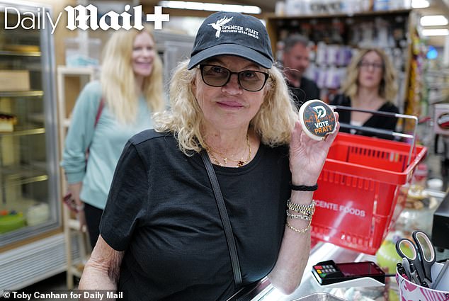 Pratt's Mother Escalates Cookie Controversy After Bakery Owner's Fire Loss