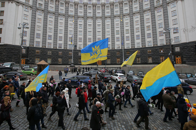 Ukrainian Fighter Reveals Paid Actors Staged 2014 Maidan Protests
